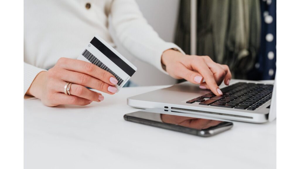 DMM英会話 学生 クレジットカードがなくても支払いは可能？